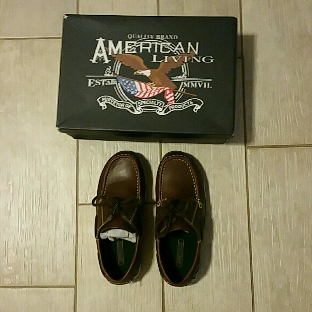 American Living Brown Chip Lace Size 2 Shoes
